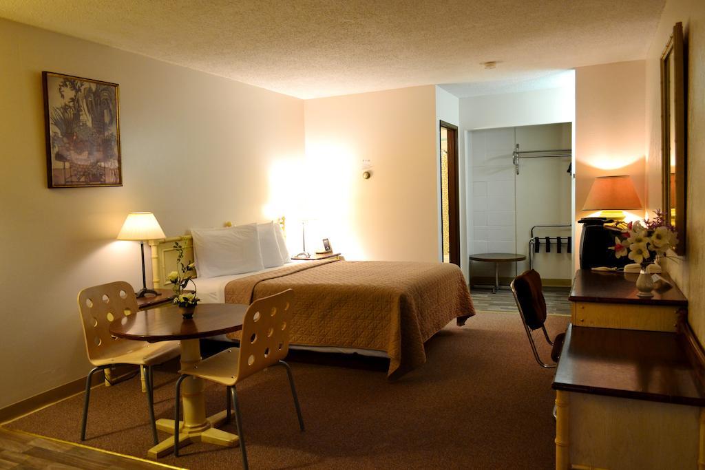 Hoo-Doo Motel Drumheller Δωμάτιο φωτογραφία